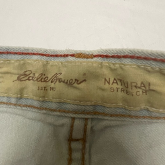 Eddie Bauer Size 8 Regular Faded Shorts with natural stretch & a raw hemline. - Picture 5 of 11